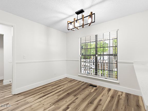 3rd image of 104 Lori Ct