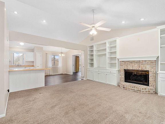 3rd image of 12832 Country Shoal Ln