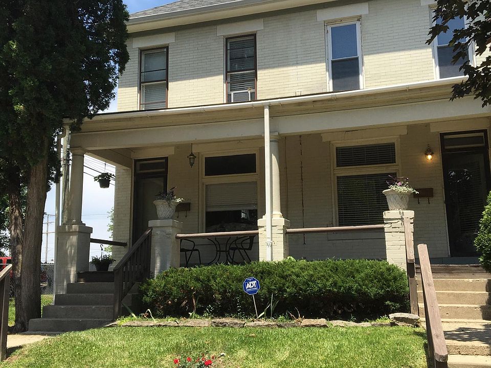 View of Front Yard