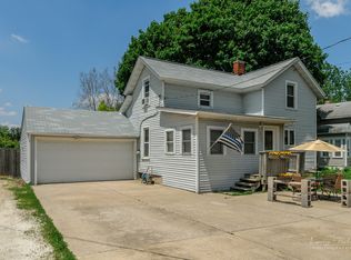 416 N Main St, Earlville, IL 60518