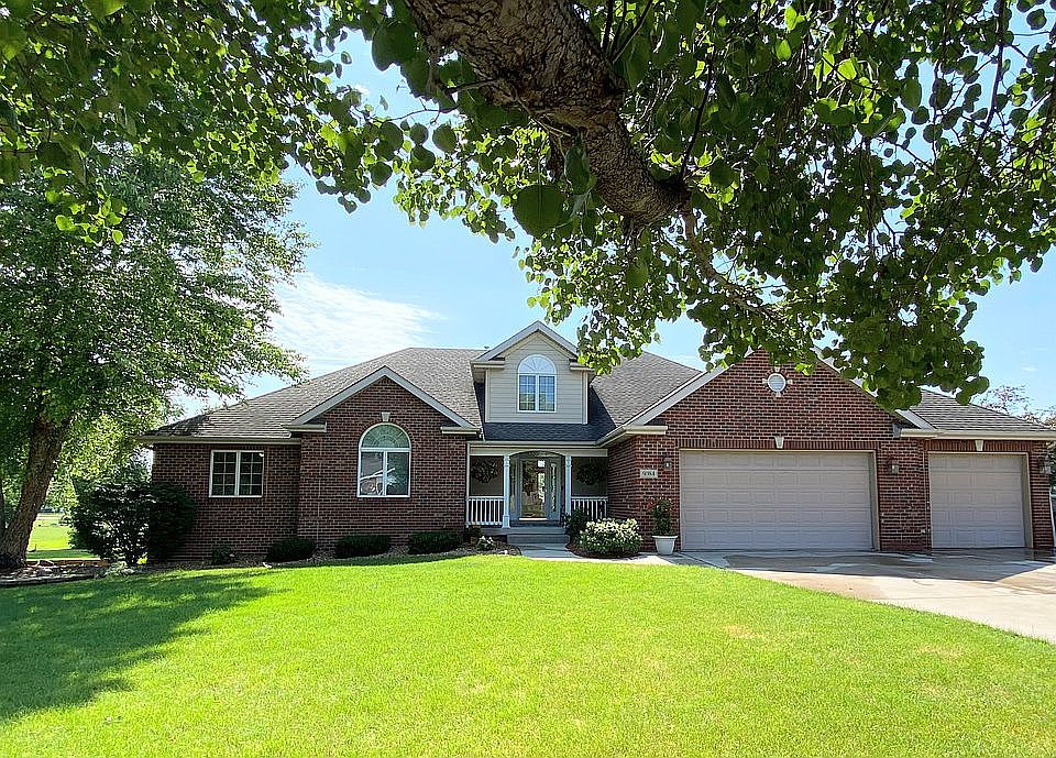 1st image of 9384 E Oakridge Dr