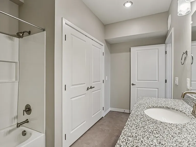 The Vue at Traverse Ridge — Photo 36