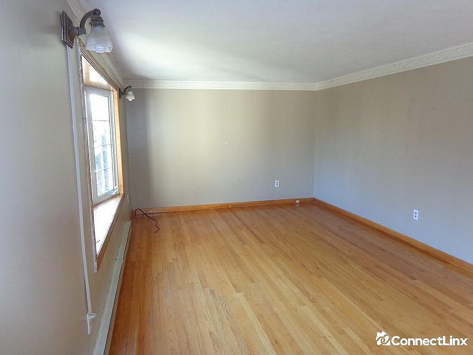 2nd image of 22 Albee St