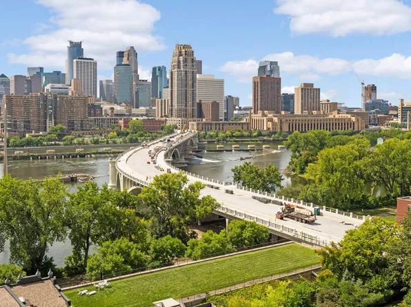 100 2nd St SE APT 1004, Minneapolis, MN 55414