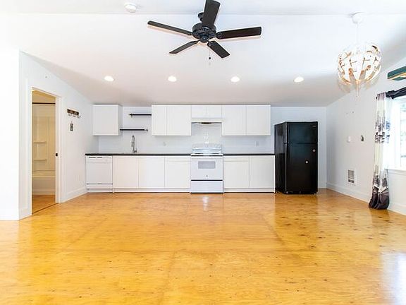 4th image of 15323 SE Lee Ave