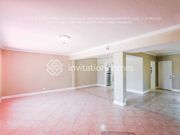 3rd image of 761 W Dayton Cir