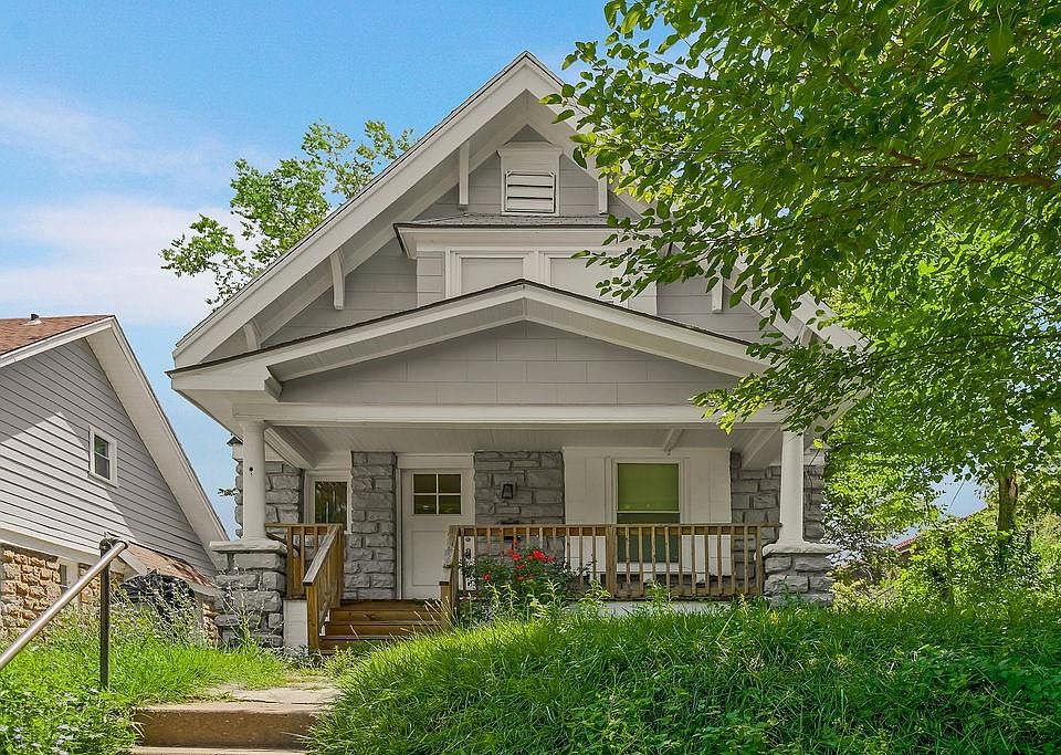 1st image of 1613 Poplar Ave