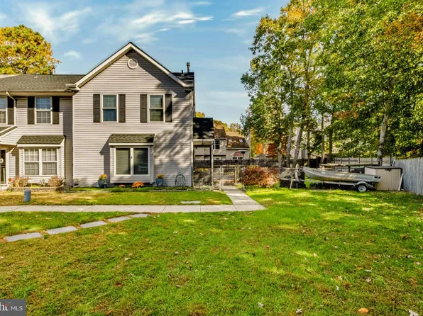 3 Grant Ln, Berlin, NJ 08009