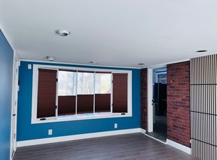 5585 Old Orchard Trl, West Bloomfield, MI 48324