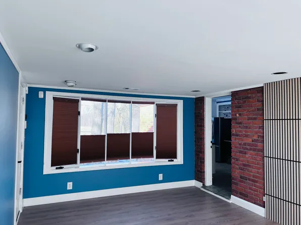 5585 Old Orchard Trl, West Bloomfield, MI 48324