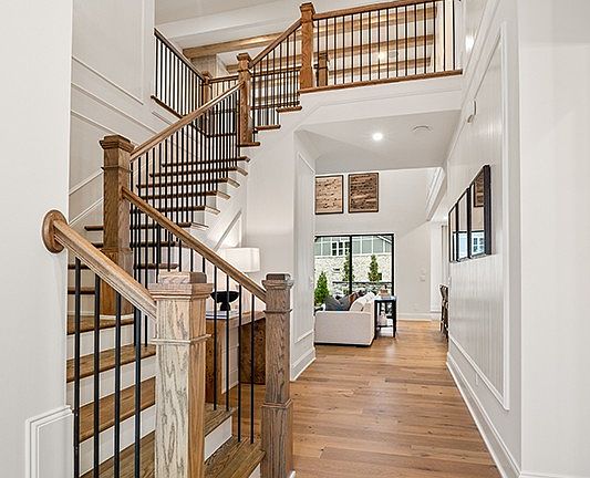 5th image of 405 Tomlinson Pointe Dr