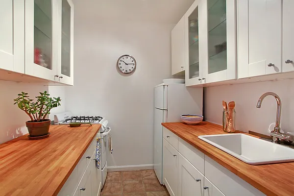 Sold by Corcoran | media 14