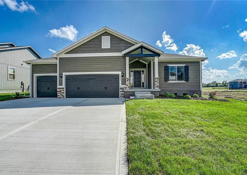 1st image of 114 SE Ayden Ln