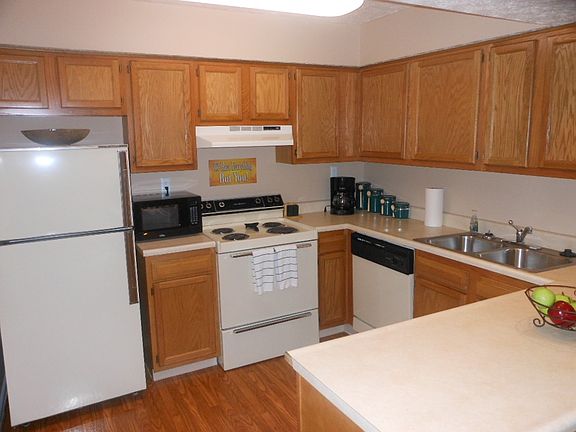 3rd image of 26 S Terrace Ave APT C