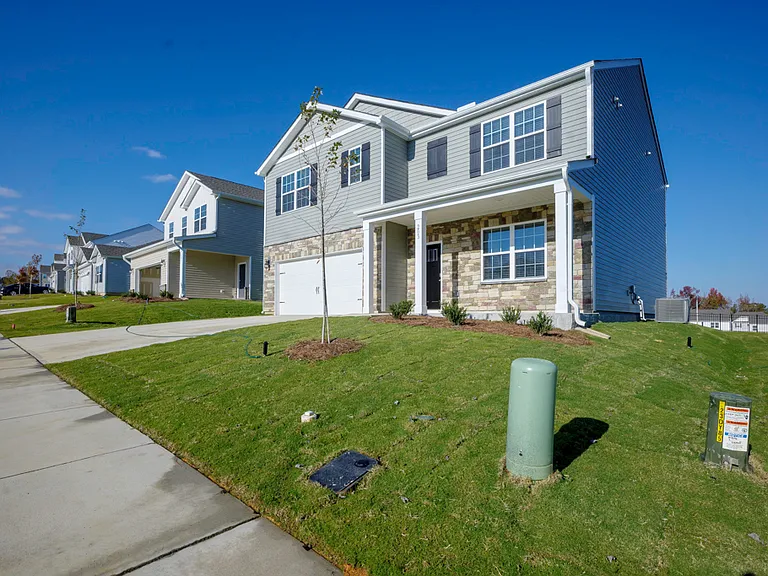 203 Moore Creek Dr — Photo 3