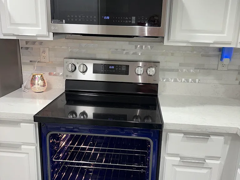 7233 Ashmont Cir #107 — Photo 2