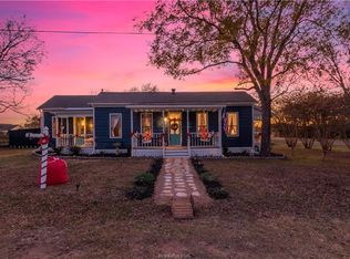 201 Pine St, Calvert, TX 77837