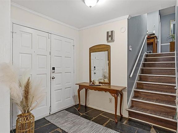 4th image of 957 Rowland Rd