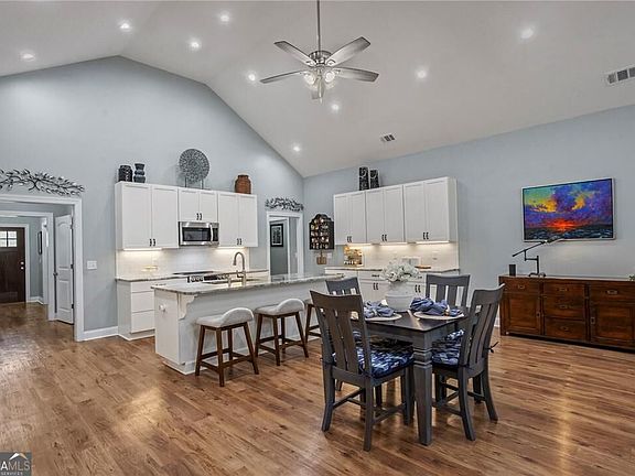 4th image of 315 Polly Branch Dr