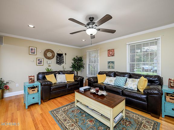4th image of 40 Princeton Pines Place
