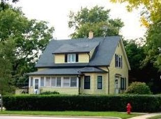 703 Indiana St, St Charles, IL 60174