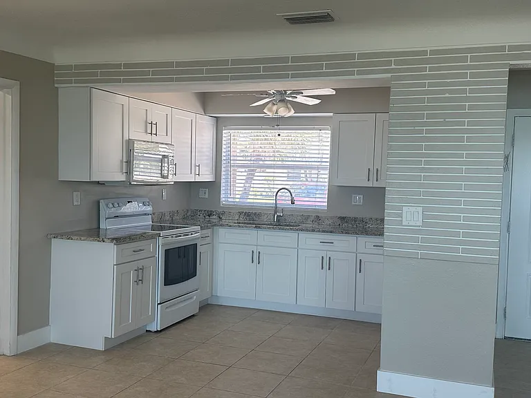 7112 S Shore Dr S — Photo 15
