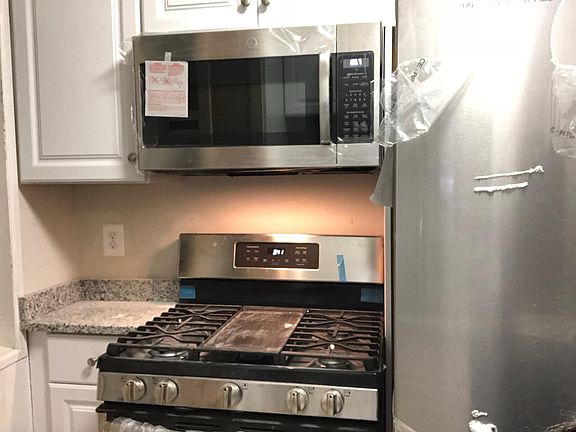 5th image of 715 N George Mason Dr #1