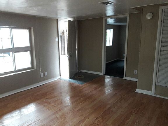3rd image of 4580 W Kentucky Ave