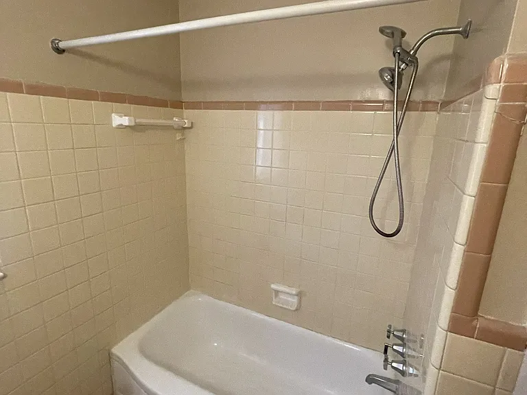 1430 Beaumont Dr — Photo 12