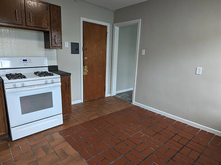 302 W Vine St #5 — Photo 3