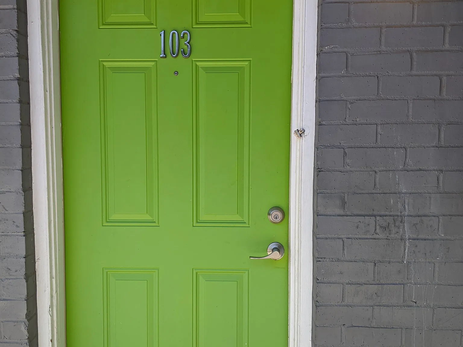 2505 Louise St — Photo 4