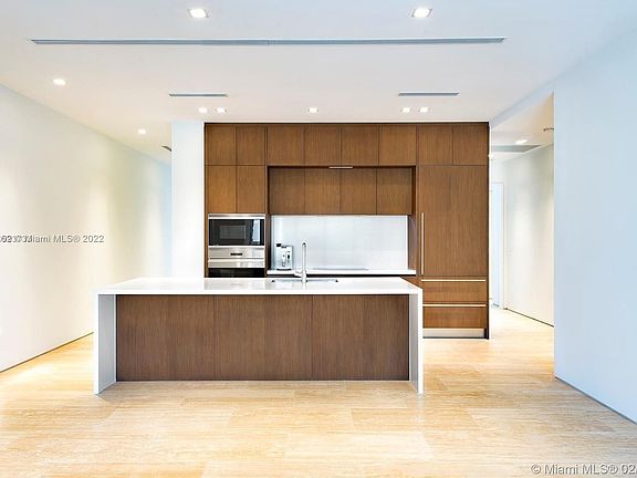 4th image of 311 Meridian Ave APT 302