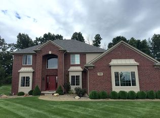 7290 Hillside Ct, Almont, MI 48003