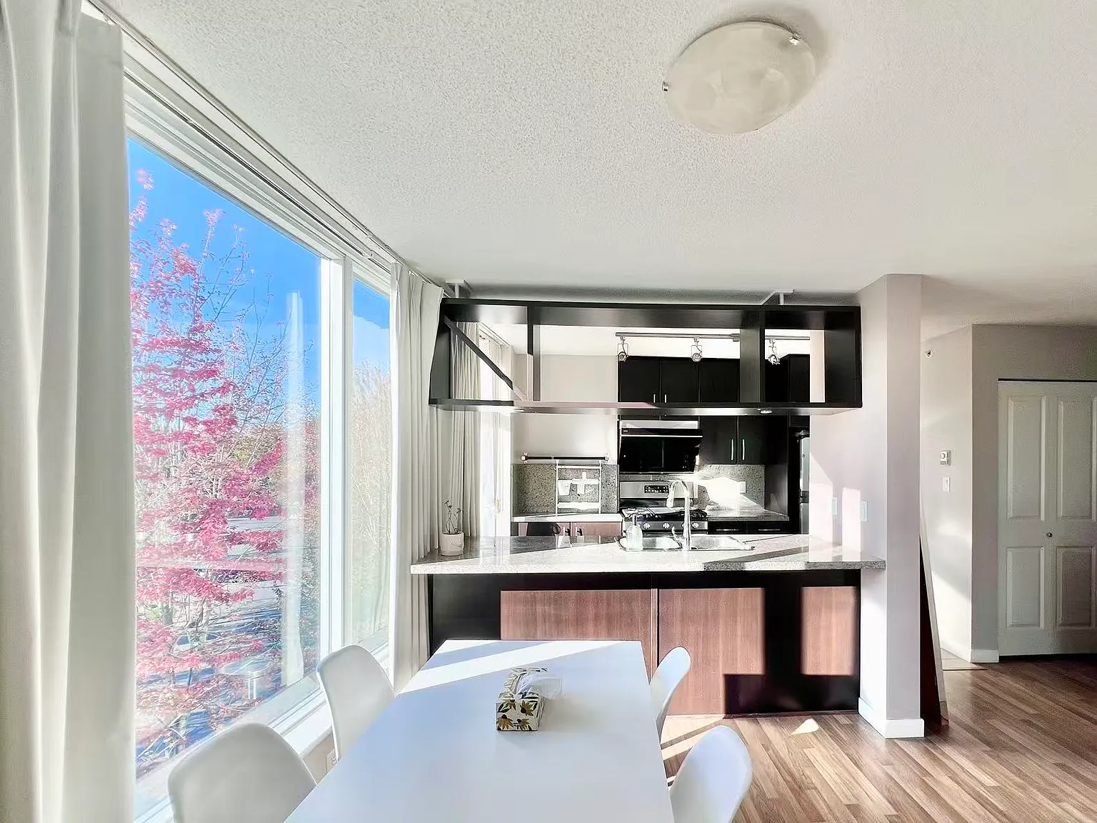 2 bed, 1022 sqft, $2,800 — Photo 1