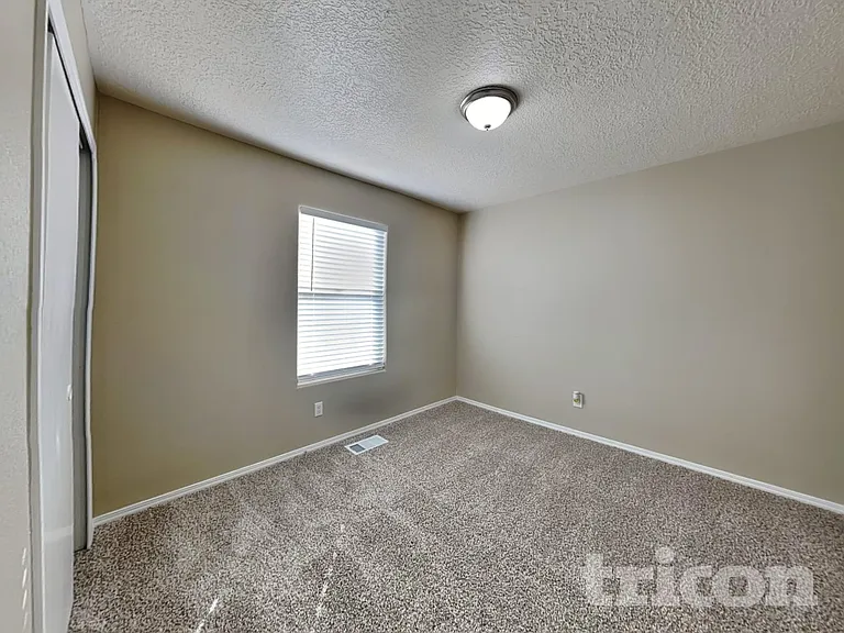 6407 Black Hawk Dr NE — Photo 10