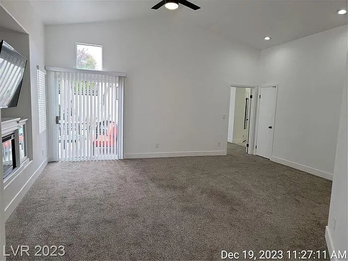 3 bed, 2.0 bath, 1315 sqft, $2,337 — Photo 3