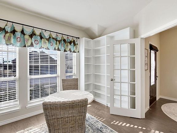 5th image of 3228 Sunny Hill Way