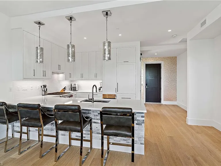 850 Central Ave #202 — Photo 6
