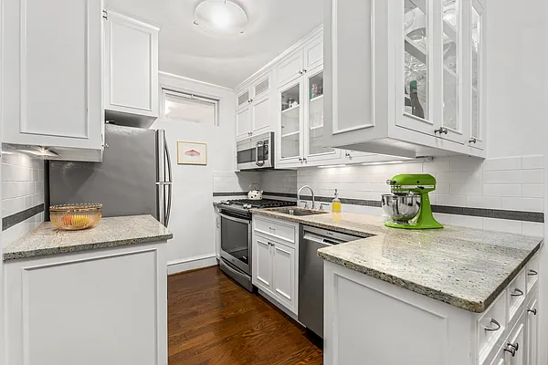 Sold by Compass | media 4