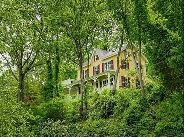 1573 Easton Rd, Kintnersville, PA 18930