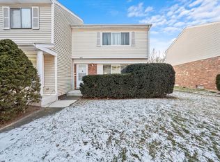 424 Hallmark Ln, Bolingbrook, IL 60440