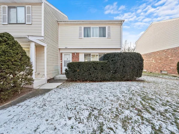 424 Hallmark Ln, Bolingbrook, IL 60440