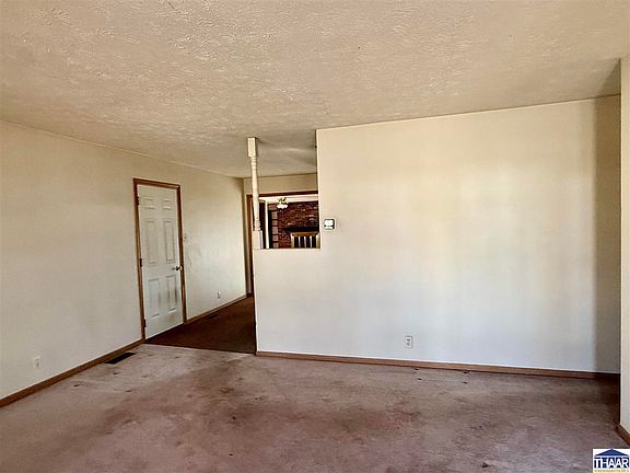 2nd image of 2065 Blue Ridge Dr