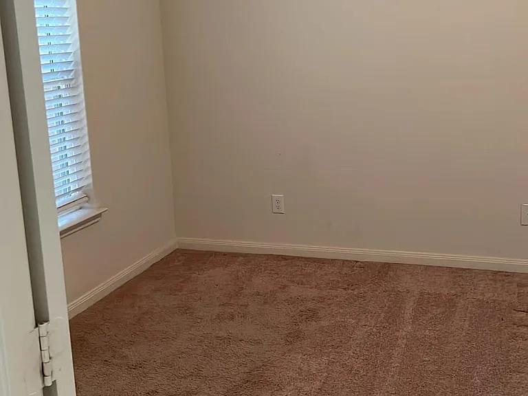 4504 Conley Ln — Photo 12