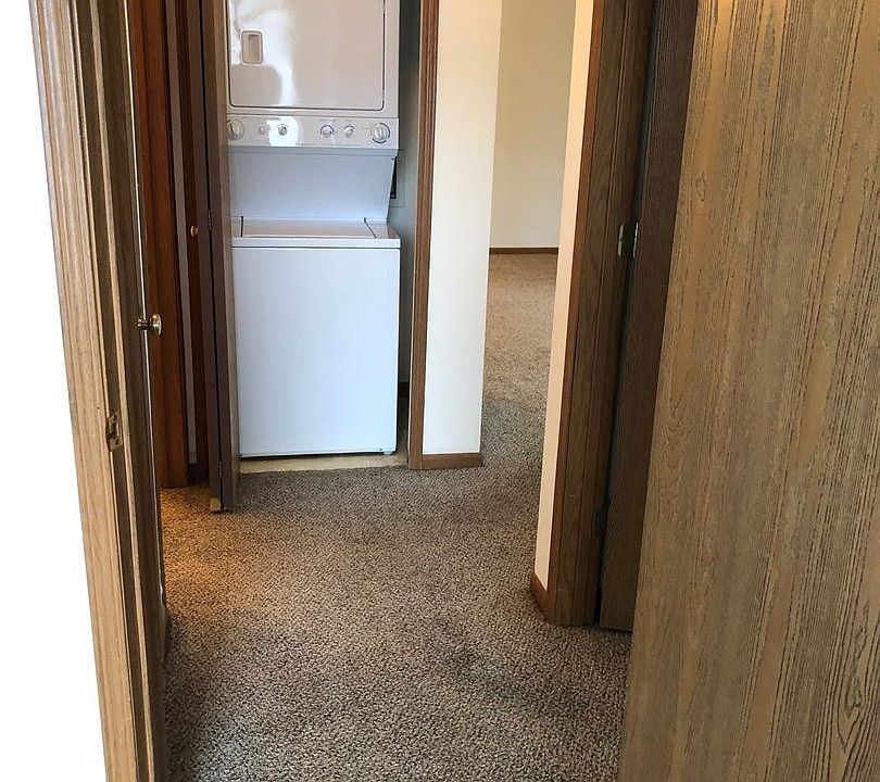 2nd image of 5567 Edgewater Ct APT 7