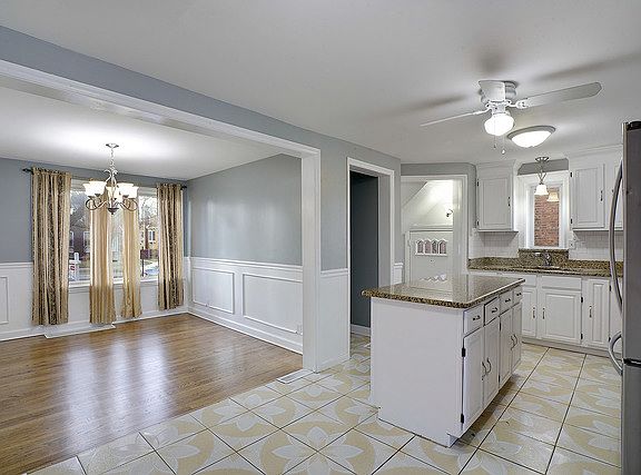 3rd image of 3411 S 56th Ct