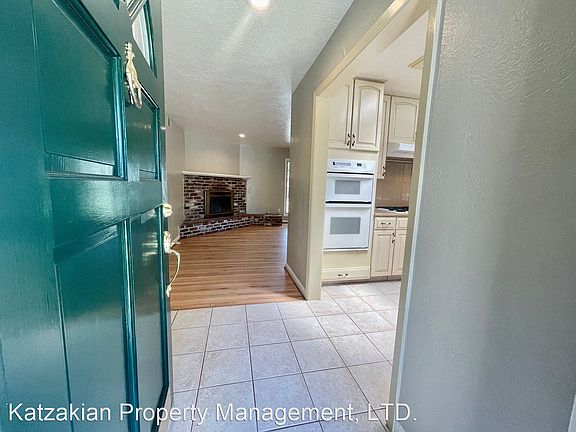 4th image of 8418 N Solano Ave