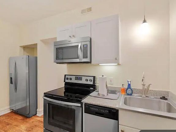 5th image of 6136 Delmar Blvd APT 202
