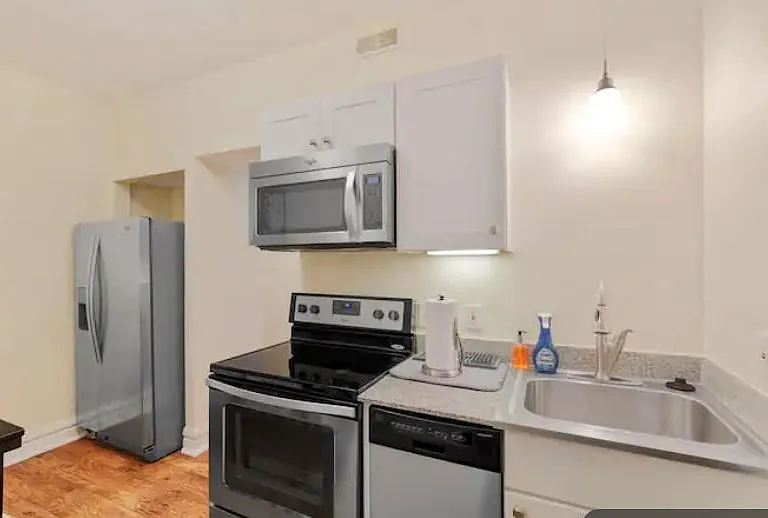 6136 Delmar Blvd #202 — Photo 5