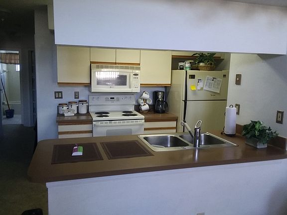 3rd image of 2753 N Poinciana Blvd APT 38